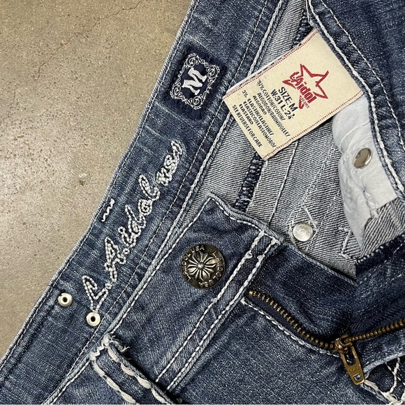 L.A. Idol Embroidered Distressed Bling CutOff Denim Jean Shorts MissMe Style Y2K - Picture 6 of 9